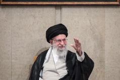 رهبر معظم انقلاب اسلامی در دیدار هزاران نفر از اقشار مختلف مردم در سالروز شهادت امام رضا(ع):
