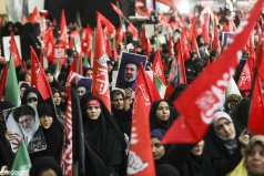با حضور هزاران نفر از اقشار مختلف مردم، سران قوا و مقامات لشکری و کشوری برگزار شد