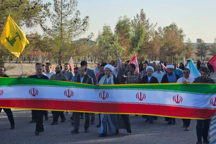 مراسم غبارروبی گلزار شهدای گمنام دانشگاه و گرامیداشت هفته دفاع مقدس