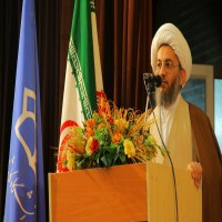 امام جمعه موقت کاشان: تبیین دستاوردها و ماهیت انقلاب اسلامی برای نسل جوان ضروری است