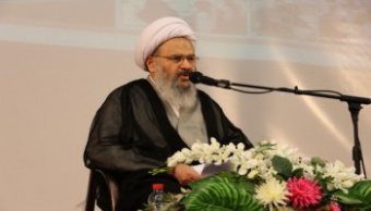 امام جمعه کاشان: دانشگاه محل تاخت و تاز احزاب سیاسی نیست