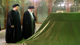 حضور رهبر معظم انقلاب در مرقد مطهر امام راحل و گلزار شهدای بهشت زهرا