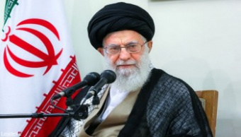 رهبر معظم انقلاب اسلامی در جلسه دو ساعت و نیمه با سران قوا درباره مسائل اقتصادی: