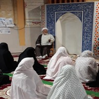حضور مسئول محترم نهاد رهبری دانشگاه در خوابگاه خواهران به مناسبت هفته خوابگاه ها و اقامه نماز مغرب و عشاء در سالن ریحانه.