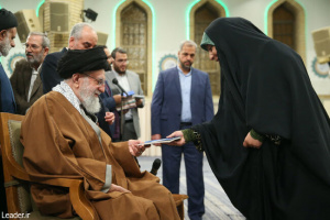 رهبر معظم انقلاب در دیدار با جمعی از شاعران جوان و پیشکسوت: