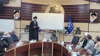 برگزاری چهلمین جلسه تفسیر نامه ۵۳ نهج البلاغه توسط نماینده محترم ولی فقیه و در دانشگاه کاشان