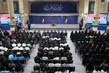 رهبر معظم انقلاب در دیدار مدالآوران ورزشی و علمی در سخنانی خطاب به رئیس جمهور آمریکا:
