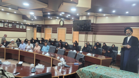 برگزاری چهل و چهارمین جلسه تفسیر نامه ۵۳ نهج البلاغه توسط نماینده محترم ولی فقیه و در دانشگاه کاشان